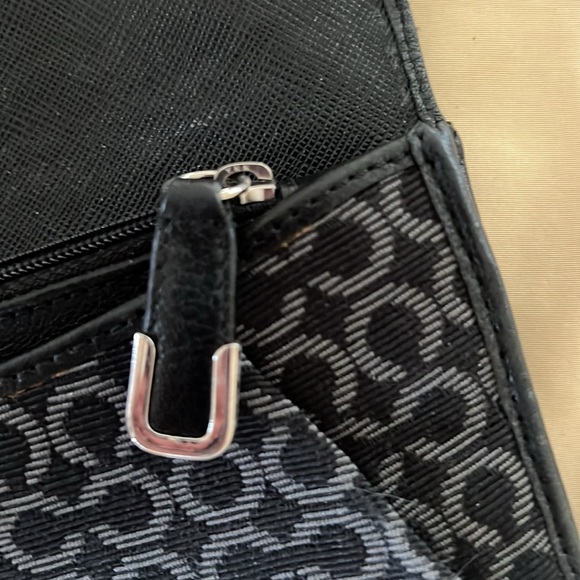 GREAT CONDITION COACH MADISON OP ART SIGNATURE SLIM BLACK WITH HARDWARE - Picture 7 of 10